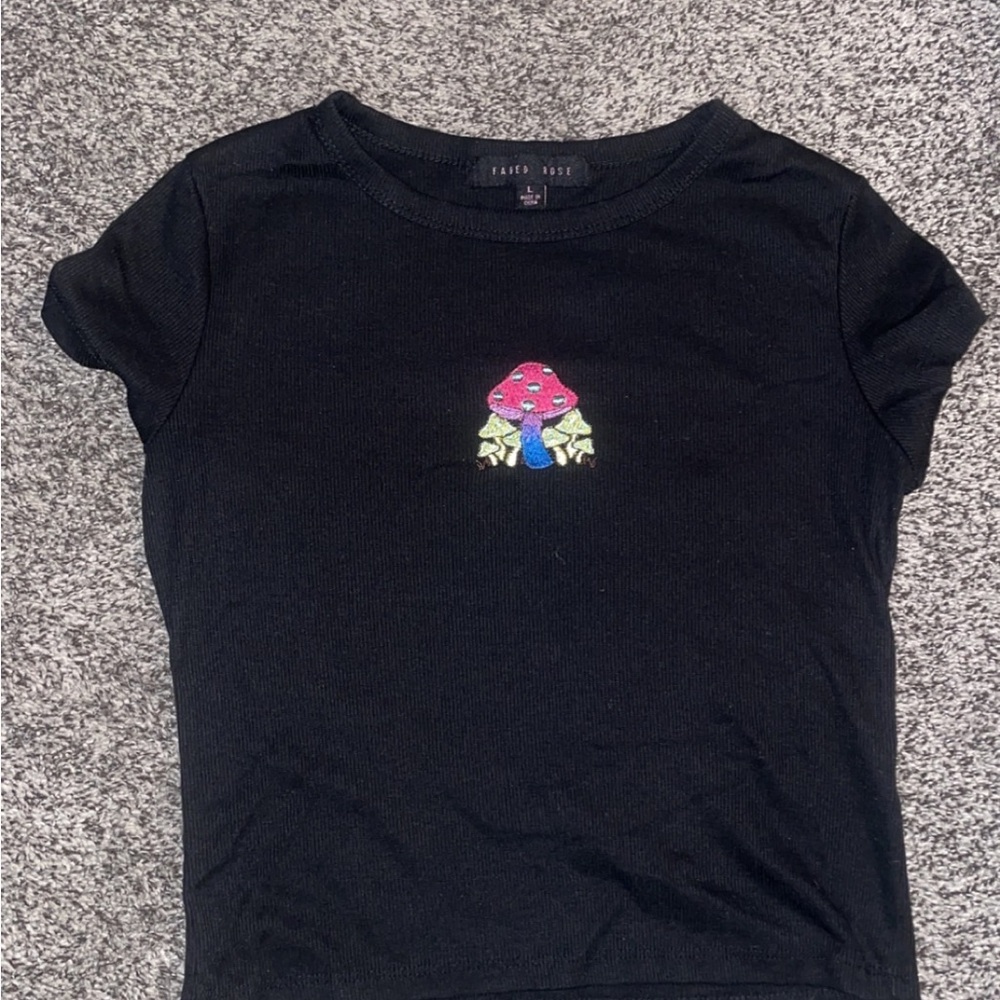 mushroom baby cropped tee